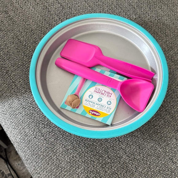 Ice cream maker - Picture 2 of 2